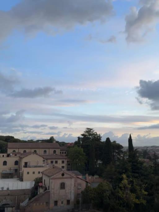 Attico Panoramico Whitecate Rome